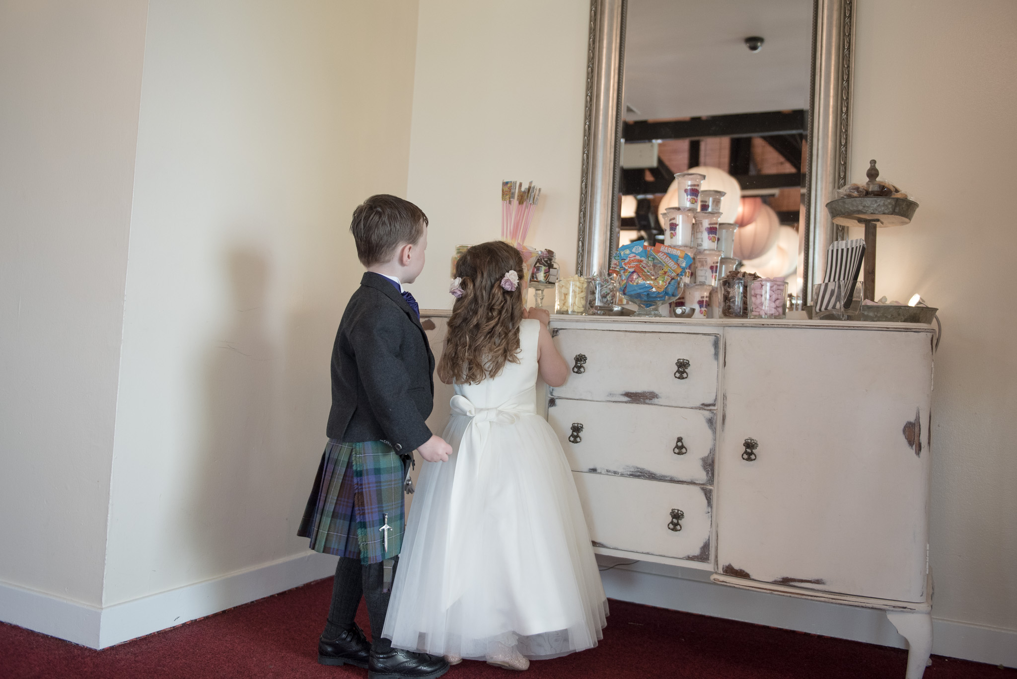 natural wedding photographer falkirk scotland