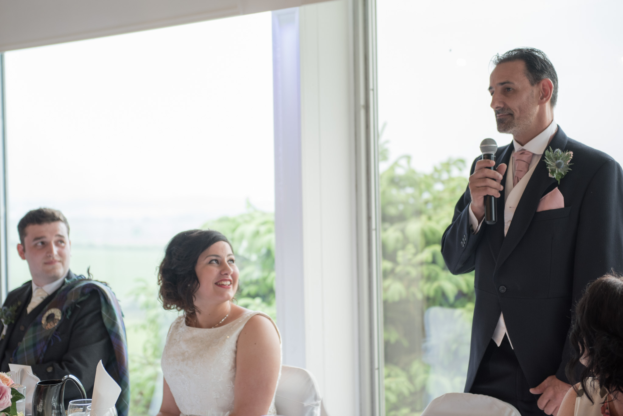 natural wedding photographer falkirk scotland