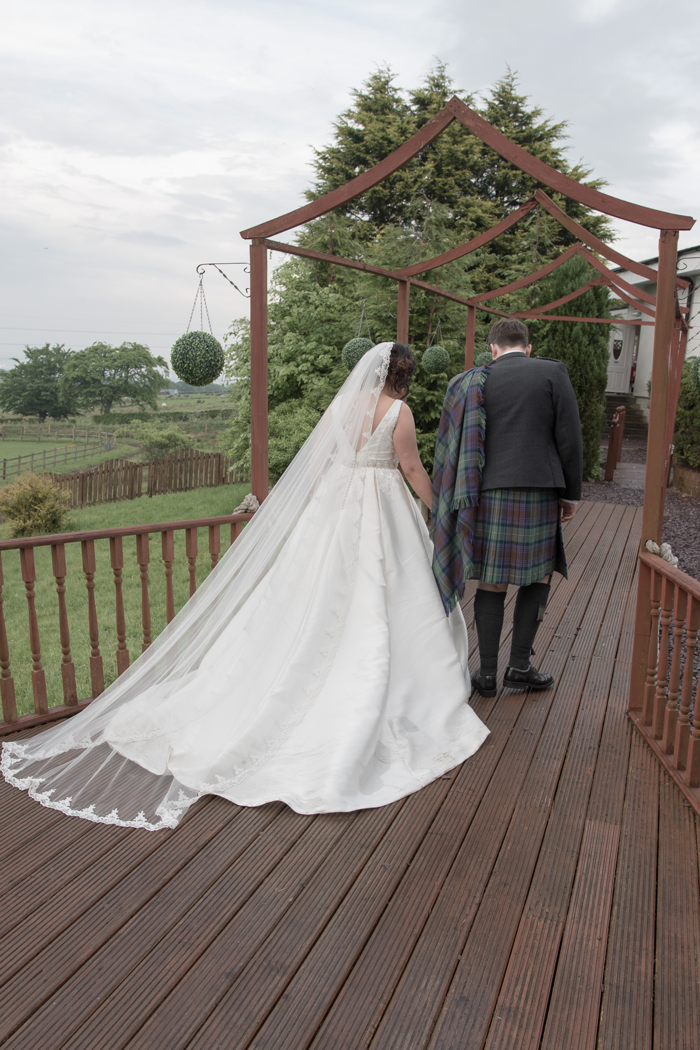 natural wedding photographer falkirk scotland