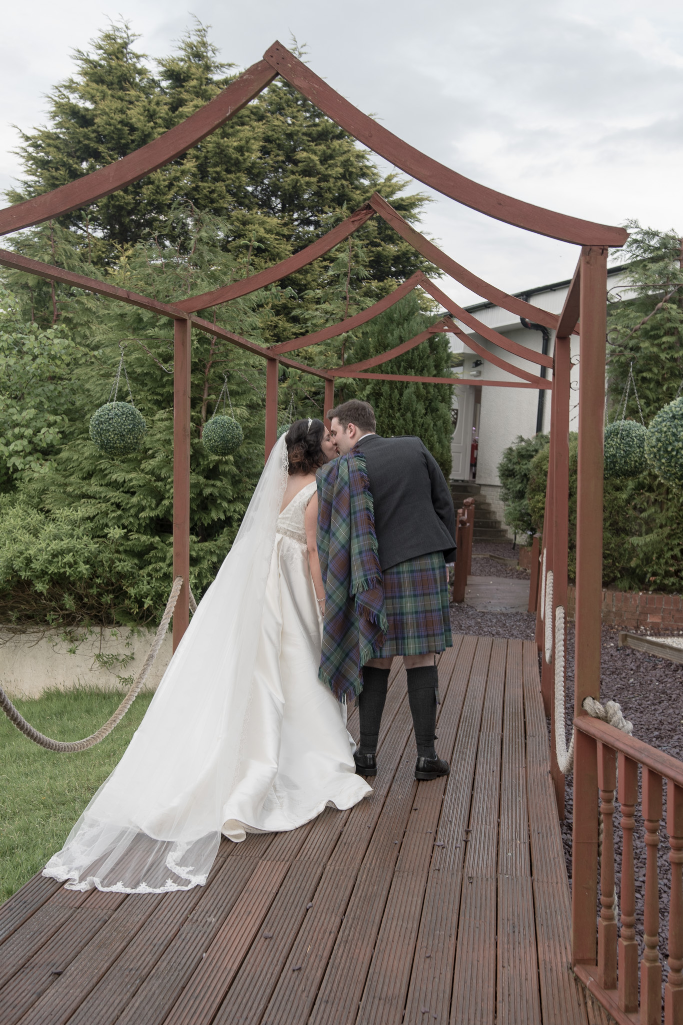 natural wedding photographer falkirk scotland