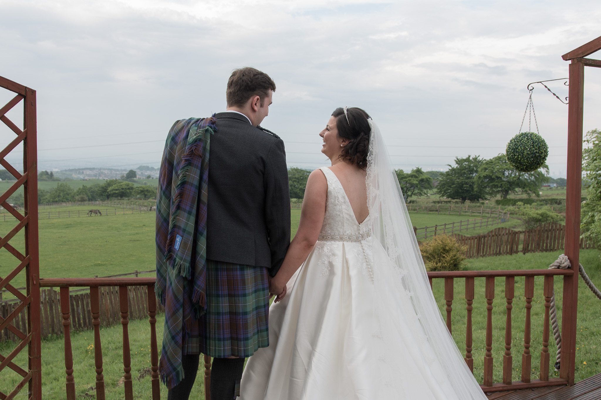 natural wedding photographer falkirk scotland