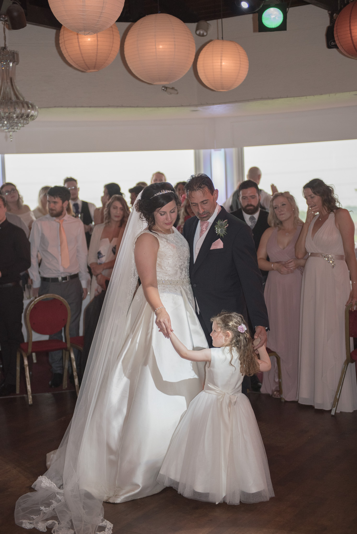 natural wedding photographer falkirk scotland