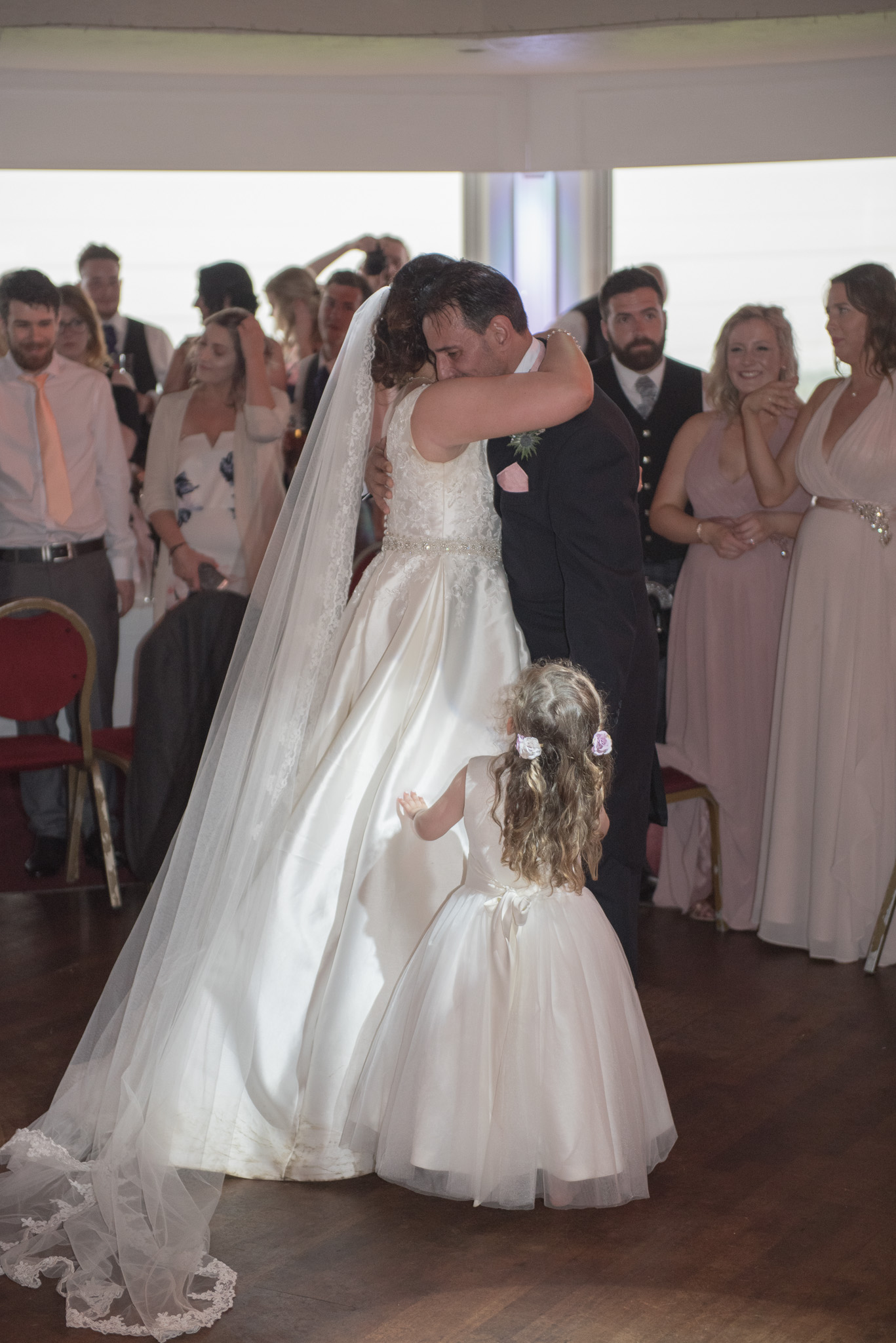 natural wedding photographer falkirk scotland