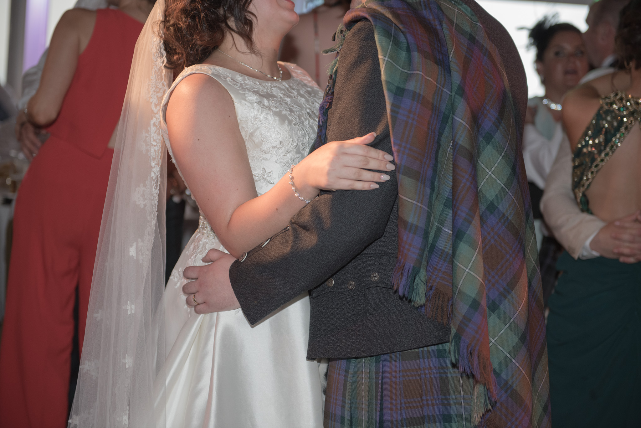 natural wedding photographer falkirk scotland