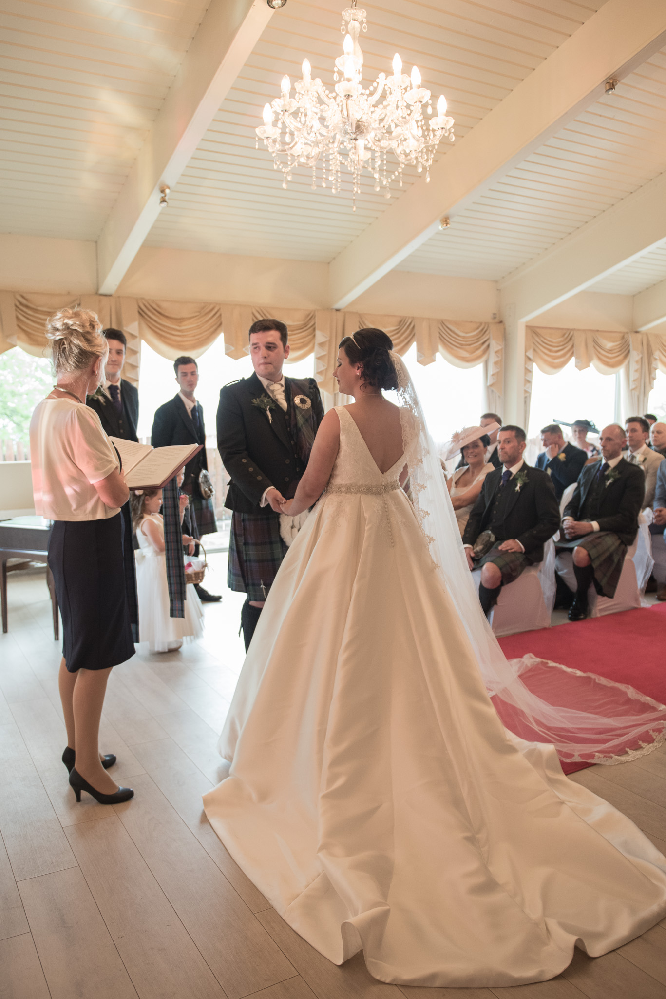 natural wedding photographer falkirk scotland