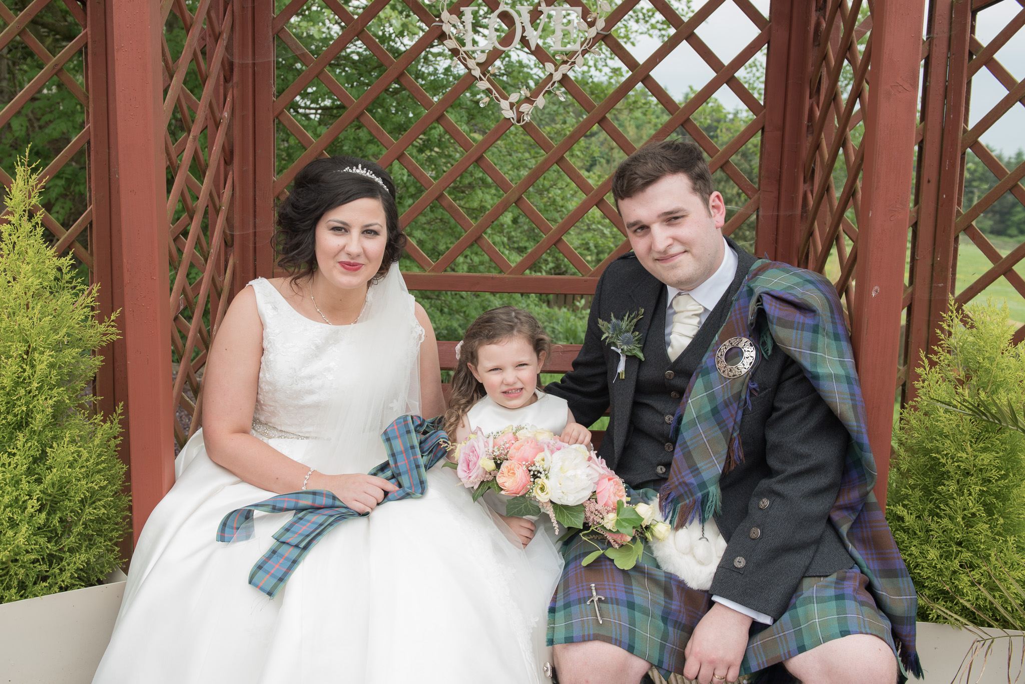 natural wedding photographer falkirk scotland