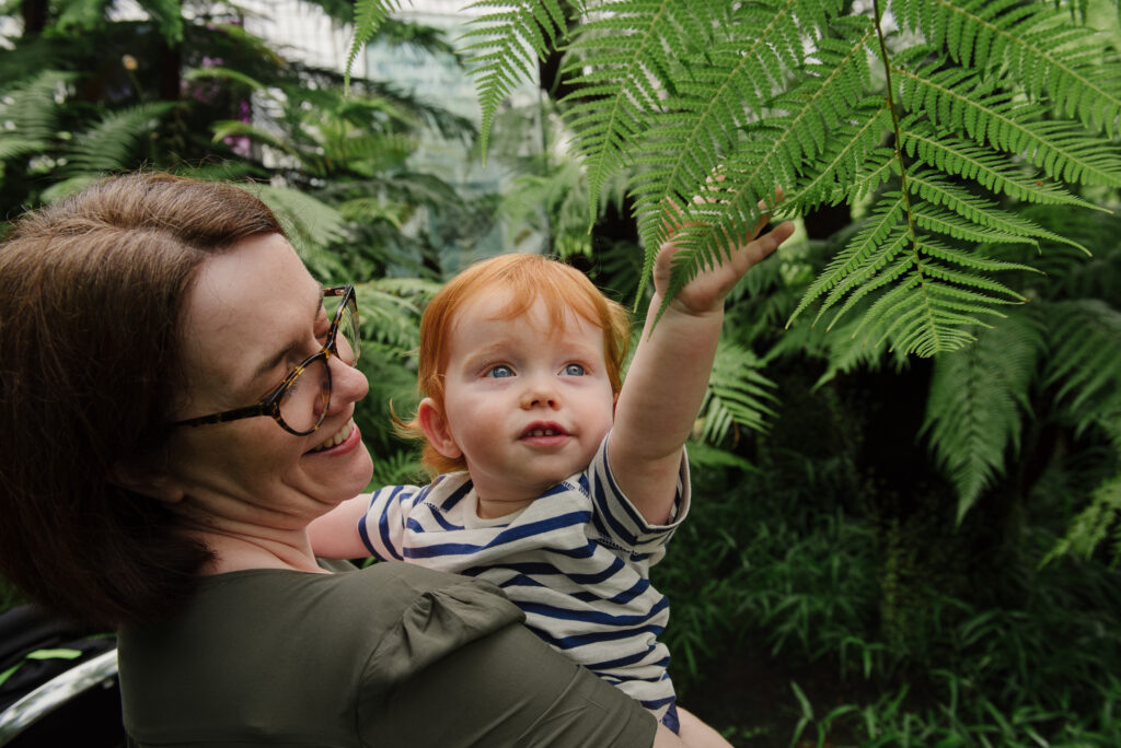 Relaxed family photographer Glasgow