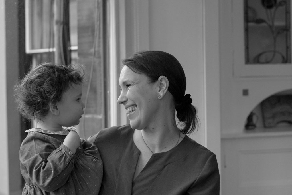 lifestyle family photographer west end glasgow
