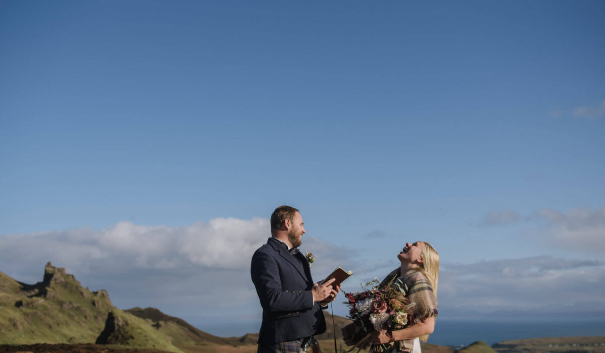 scotland elopement photographer capting relaxed fun wedding ceremonies on Skye scotland