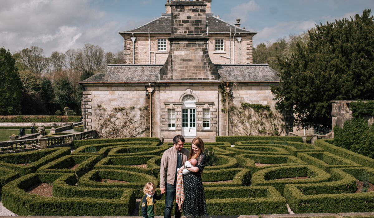 best family photoshoot locations Glasgow Pollok Park